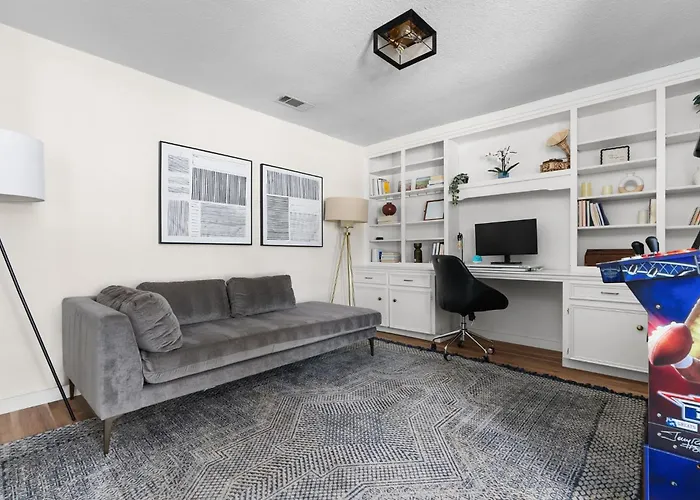 Charming 5br In