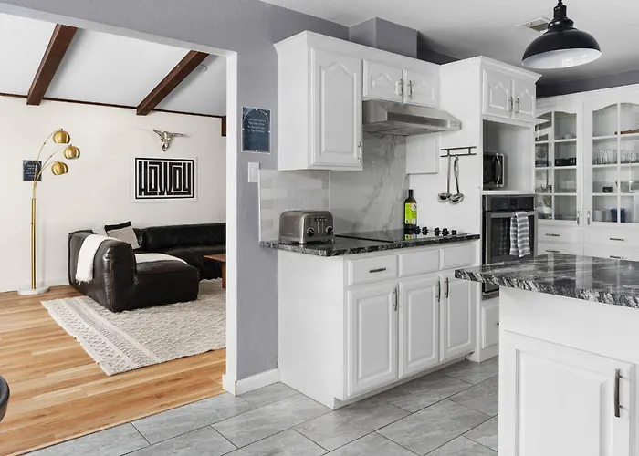 Charming 5br In Round Rock