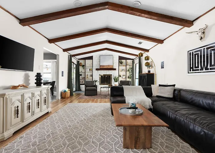 Сasa de vacaciones Charming 5br In