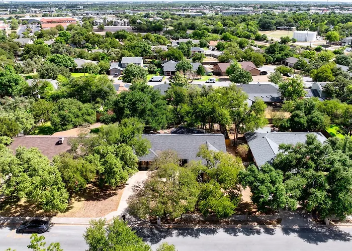 Charming 5br In *