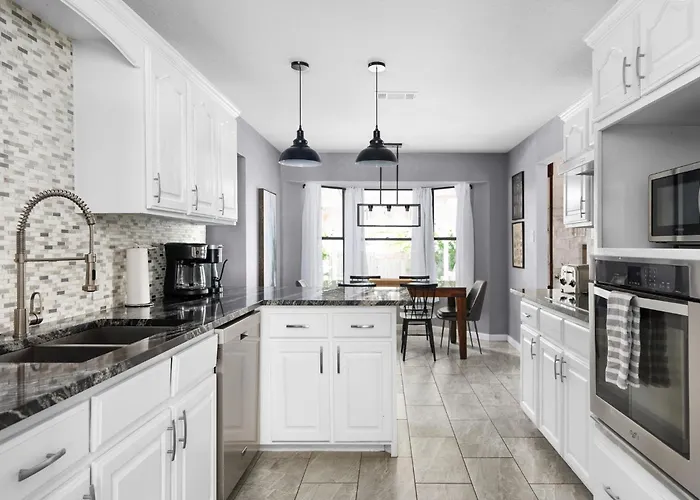 Charming 5br In